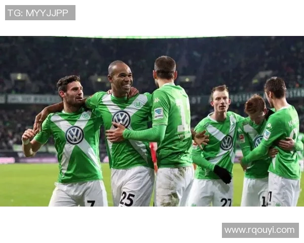 雅典队与沃尔夫斯堡队激战正酣谁能在欧战中脱颖而出